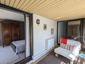 2 bedrooms, free WiFi - Large Apartment with Terrace, Air Conditioning, WIFI and Parking in Arcachon (Arcachon)