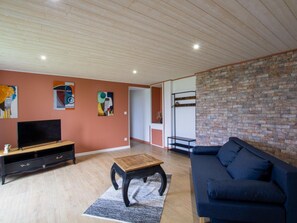 TV, fireplace - Cosy Retreat in Dordogne: Spacious, Tranquil Gîte with Garden, WiFi, and Nearby Outdoor Adventures (Saint-Aulaye-Puymangou)