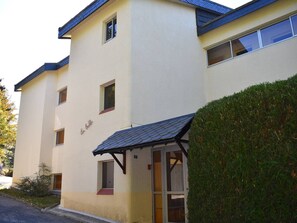 Exterior detail - Bright 4-person studio cabin, garage, Font-Romeu (Font-Romeu-Odeillo-Via)