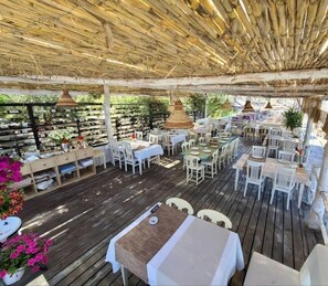 Courtyard - PASTARELLA RESORT  (Orikum)