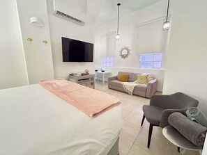 Desk, iron/ironing board, travel cot, WiFi
