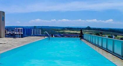 Luxury 8 Floors with Pool, bar, Hotels, Secure Parking, 24/7 supermarket