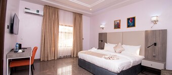Marchforte Courtyard Hotels & Suites