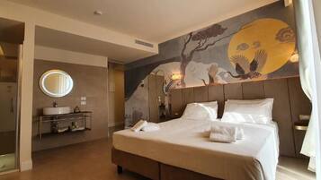 Allergikerbettwaren, Minibar, Zimmersafe, individuell eingerichtet