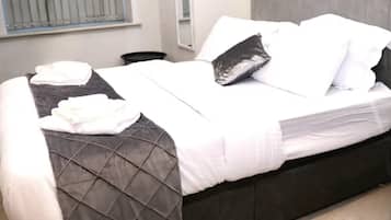 Apartament | 1 dormitori, planxa i posts de planxar, wifi gratuïta i roba de llit
