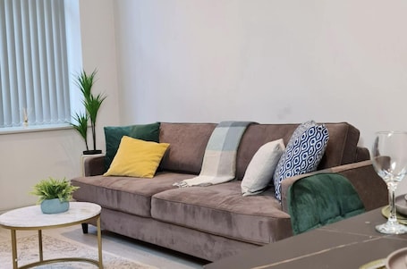 Apartment | Living area | TV