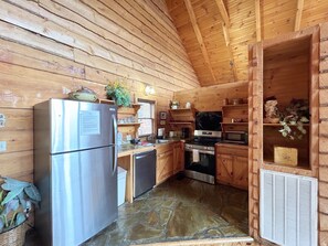 Fridge, microwave, oven, stovetop - Honeymoon View #1 WOW! The View is fantastic and private. (Sevierville)