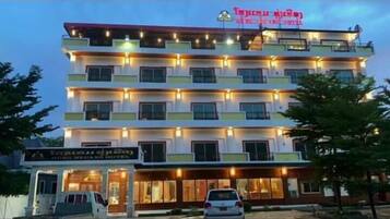 Mặt tiền nơi lưu trú