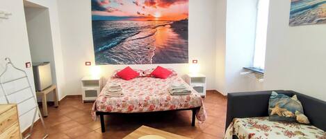 3 bedrooms, iron/ironing board, travel cot, free WiFi