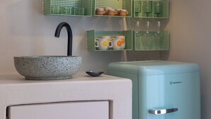 1 bedroom, free WiFi - Hermes Cavehouse by OiasLocal Cavehouses (Santorini)