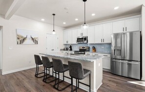 Fridge, microwave, oven, stovetop - Large 5 BR 4 BA Home is Ready for Family Fun! (Ocean City)