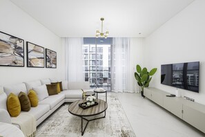 TV - Lush 2BR apartment in District One Phase III, Mohammed Bin Rashid Al Maktoum City (Dubai)