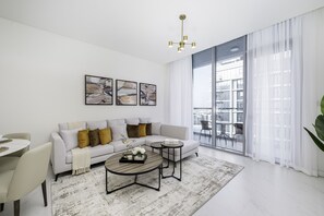 TV - Lush 2BR apartment in District One Phase III, Mohammed Bin Rashid Al Maktoum City (Dubai)