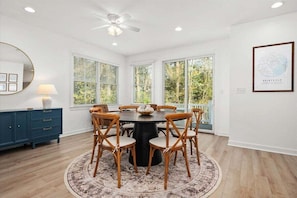 Dining - Bayside Resort:  Beautiful 5 Bedroom House with 3. (Selbyville)