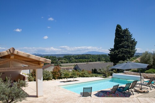 Villa in der Provence mit Pool, Garten und Blick auf den Mont Ventoux – Colonzelle