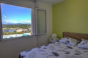 4 chambres, fer et planche à repasser, Wi-Fi gratuit, draps fournis