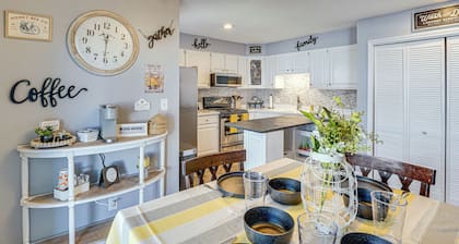 3 Mi to Boat Ramp: Osage Beach Condo w/ Grill!