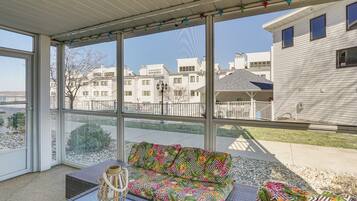 Apartment (2 Bedrooms) | Front of property