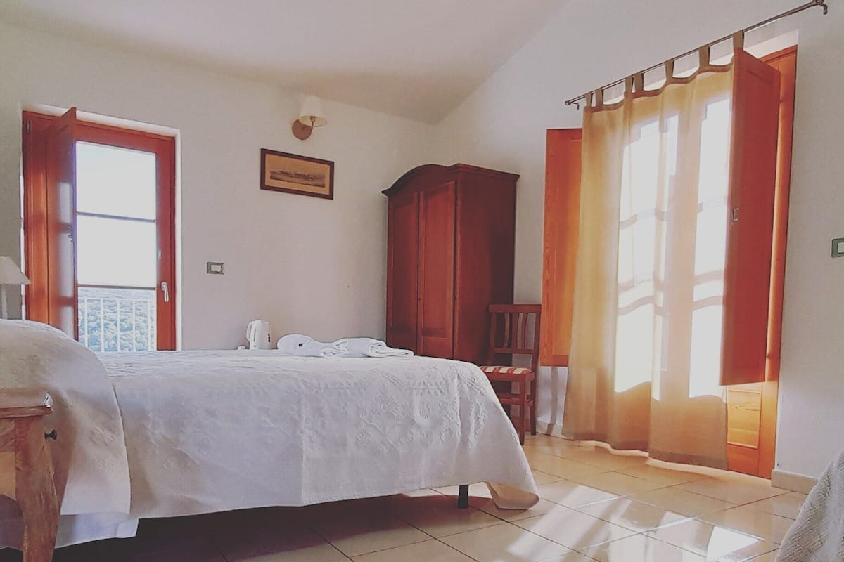 Comfort-Doppel- oder -Zweibettzimmer, 1 Doppelbett, barrierefrei, Gartenblick