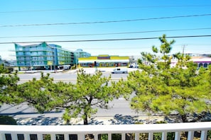 Apartment, 2 Bedrooms | Property grounds - Jada 1f - Ocean City, Md 2 Bedroom Apts by RedAwning (Ocean City)