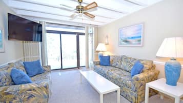 Apartment, 2 Bedrooms | Living area