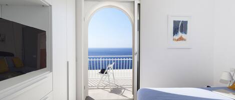 5 bedrooms, iron/ironing board, travel cot, free WiFi