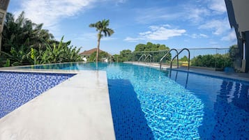 Piscine extérieure
