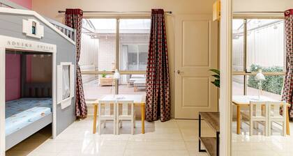 Modern Elegant House (4 Bedroom and parking)