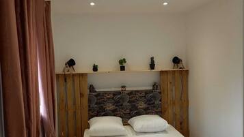 2 sovrum, skrivbord, strykjÀrn/strykbrÀda och gratis wi-fi