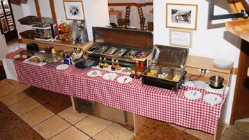 Free daily continental breakfast