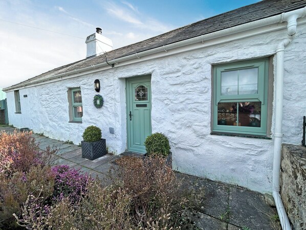 Exterior detail - 2 bedroom accommodation in Carmel, near Caernarfon (Carmel, near Caernarfon)