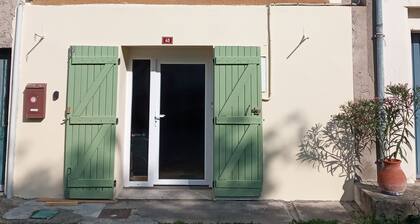 Rustic cottage in the heart of the Bastides, Lot-et-Garonne. Perfect for 2!