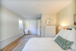 6 Schlafzimmer, Bügeleisen/Bügelbrett, Reisekinderbett, WLAN