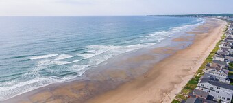 NEW! Completely renovated 6BR / 3BA; 8-minute walk to Moody Beach