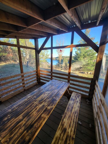 Private lakeview cabin w/gazebo, firepit, beach access, hiking trails, waterfall