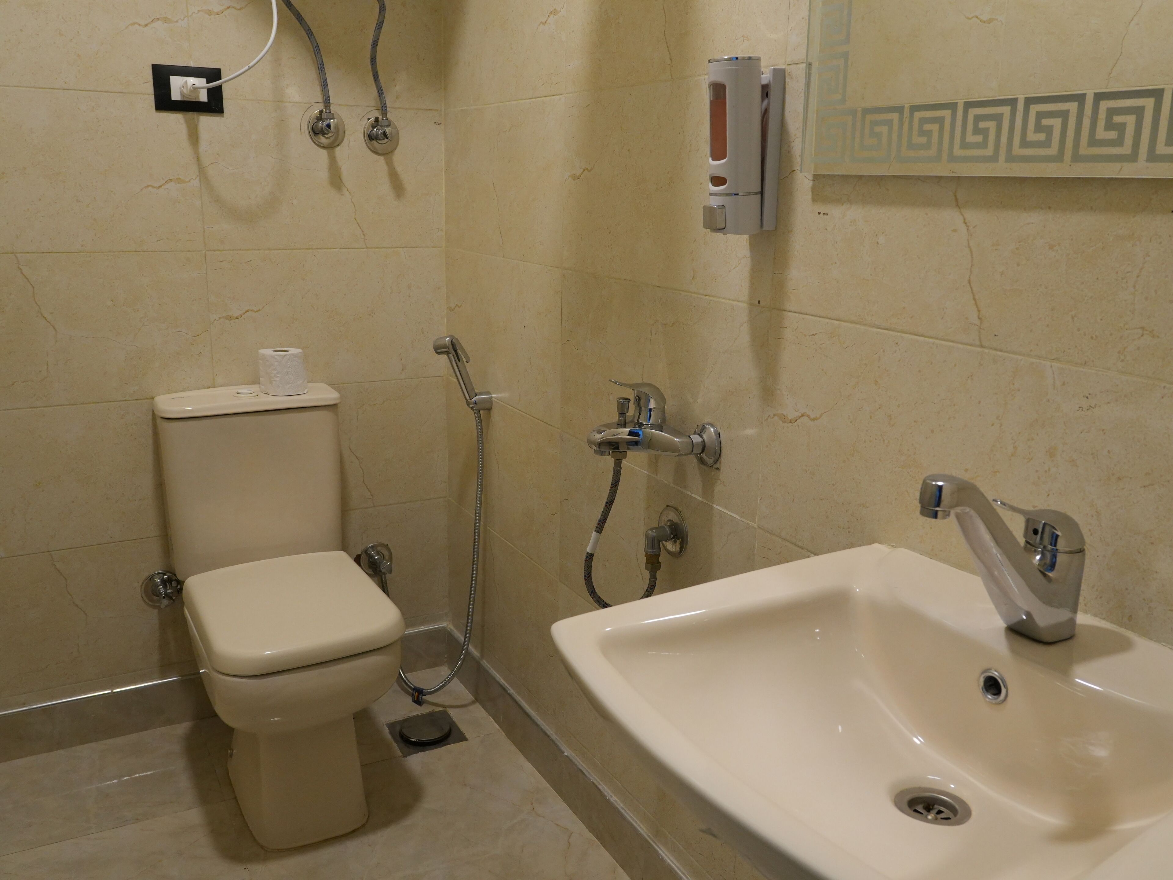 Photo - Montana Hotel