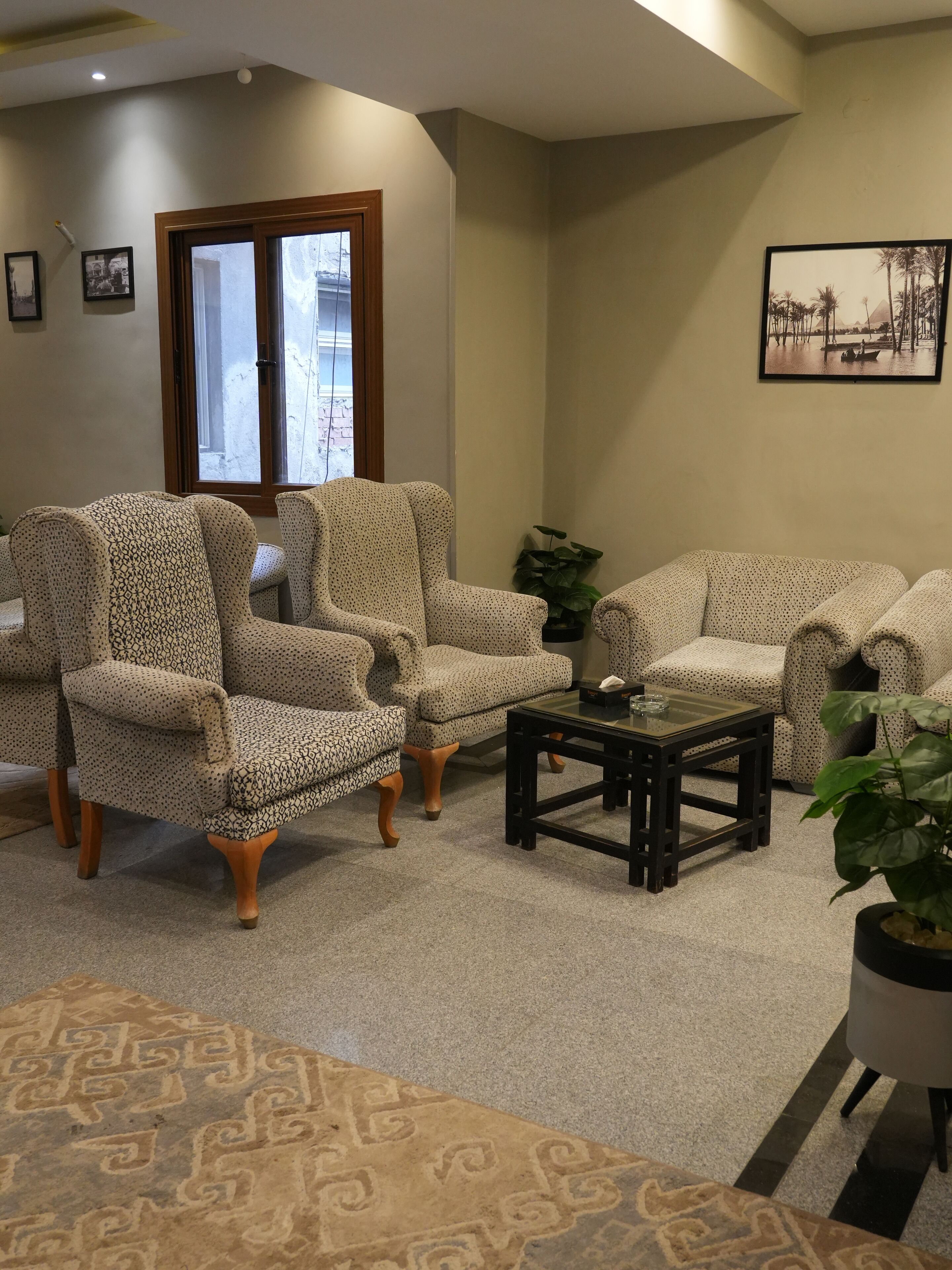 Photo - Montana Hotel