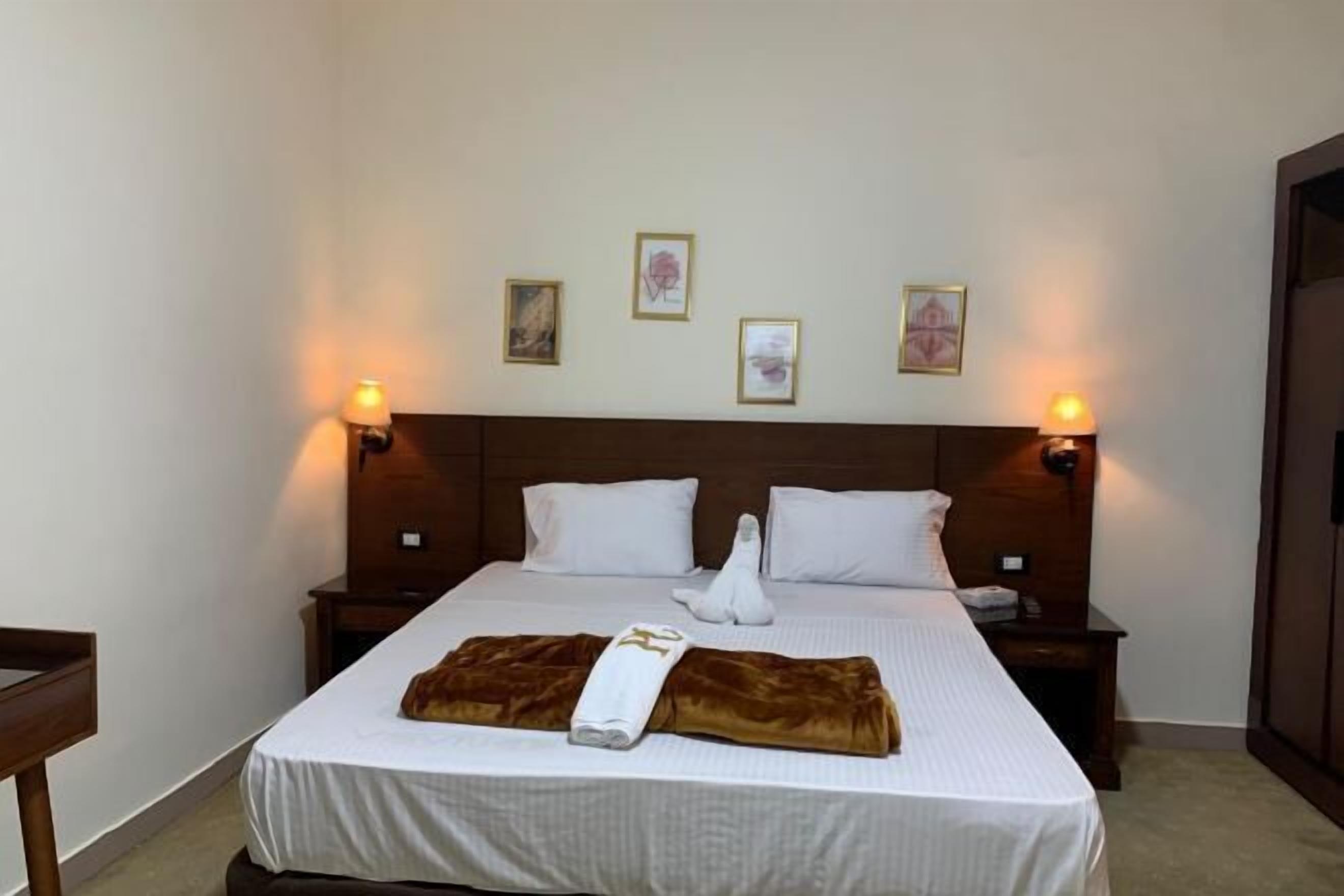 Minibar, desk, free WiFi, bed sheets