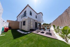 Terrace/patio - Villa Lia 1, Relaxing Design, Private pool, 350mt to the Sea (Izmir)