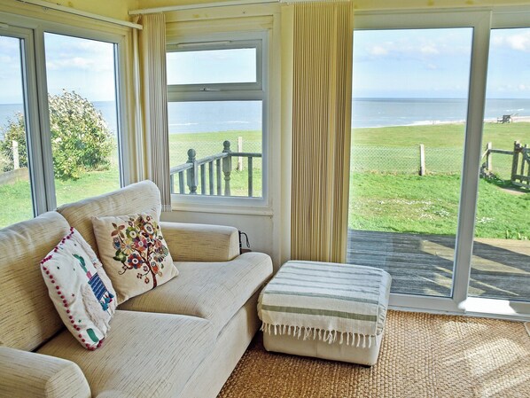 TV - Bacton Seaview Bungalow (Bacton)