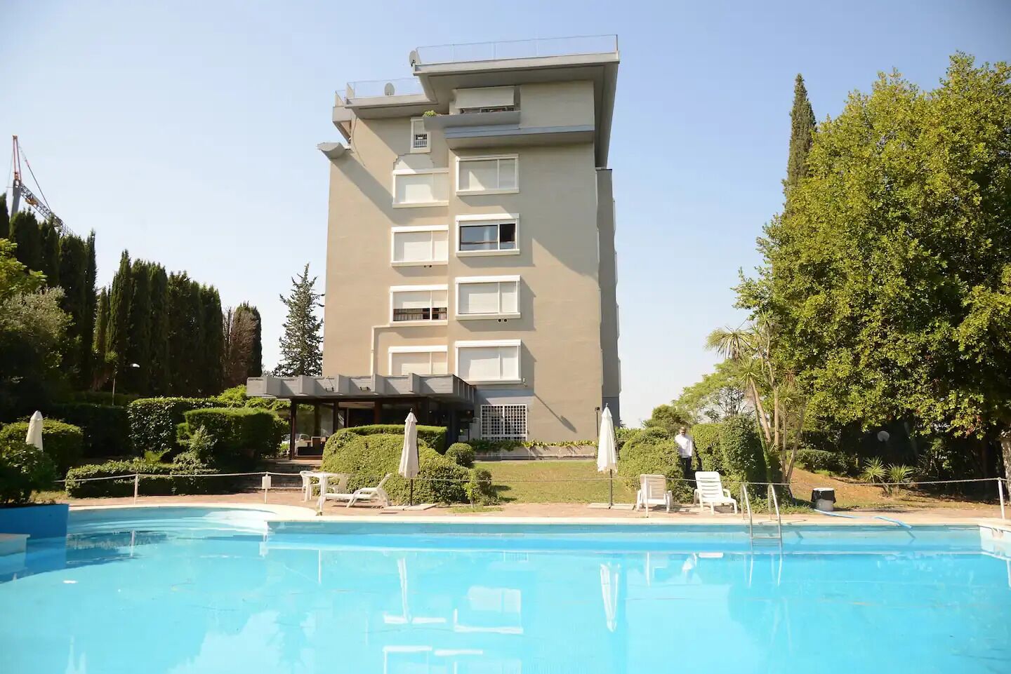 حمّام سباحة خارجي