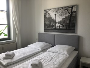 Iron/ironing board, free WiFi, bed sheets - Pension Villa Ostseetraum (Rostock)