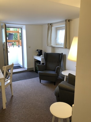 Standard-Doppelzimmer, 1 Doppelbett, Nichtraucher | Bügeleisen/Bügelbrett, kostenloses WLAN, Bettwäsche