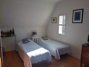 2 slaapkamers, een strijkplank/strijkijzer, wifi, beddengoed