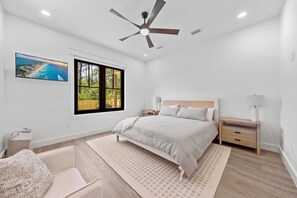 3 bedrooms, desk, iron/ironing board, travel cot