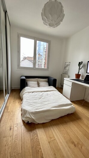 2 bedrooms, desk, iron/ironing board, WiFi - Appartement Cozy à Deux pas de Rolland Garros / Idéal Jo2024 (Boulogne-Billancourt)