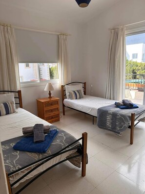 3 bedrooms, iron/ironing board, free WiFi, bed sheets - Coral Bay Family Villa | Private Pool | Walk to Restaurants, 3 Bedrooms.
 (Peyia)