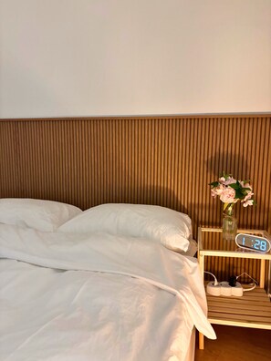 2 makuuhuonetta, silitysrauta/-lauta, Wi-Fi, vuodevaatteet