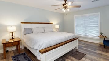 3 bedrooms, desk, free WiFi, bed sheets