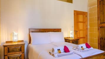 2 bedrooms, iron/ironing board, Internet, bed sheets